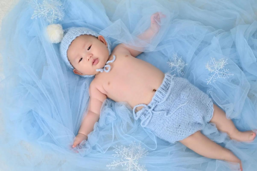 山南宝宝侧翻太早的原因